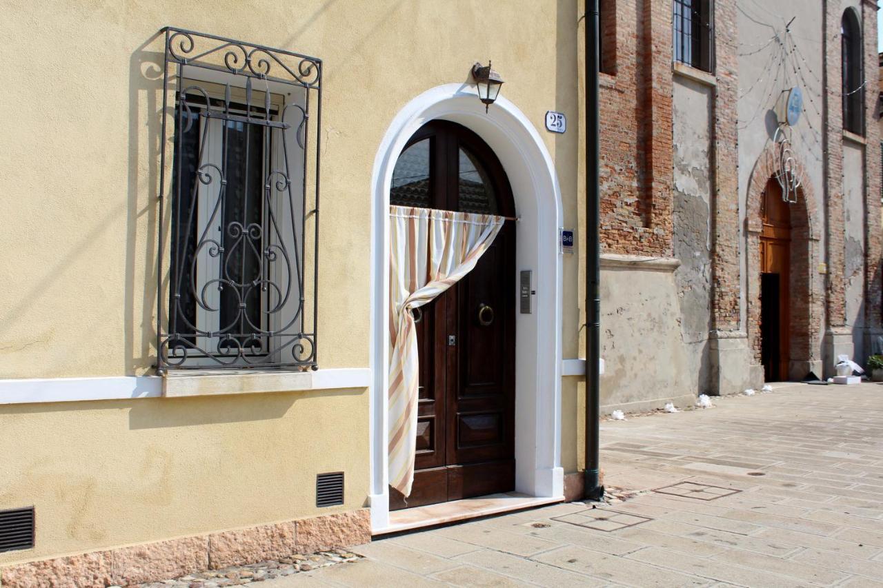 Bed and Breakfast Porta Del Carmine Комаккьо Экстерьер фото