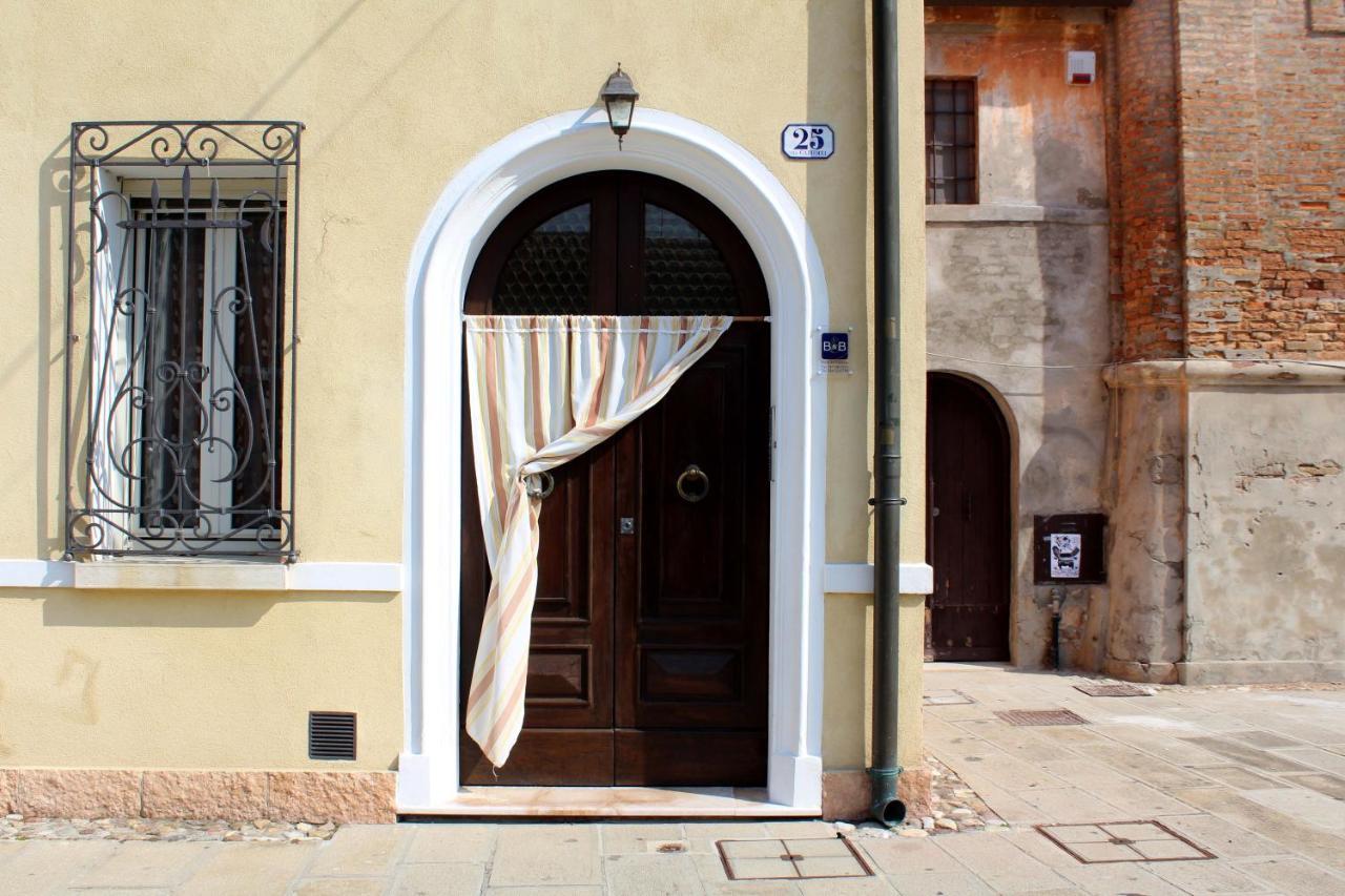 Bed and Breakfast Porta Del Carmine Комаккьо Экстерьер фото